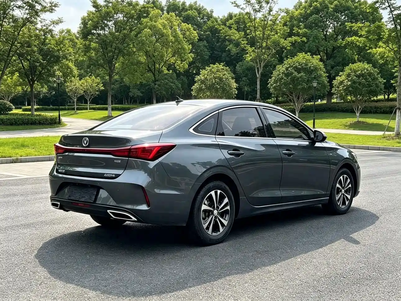 Фото 4 - Changan Eado