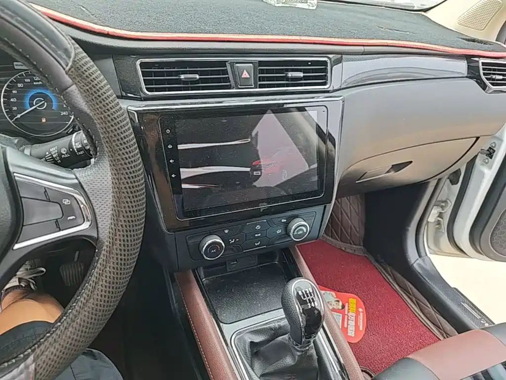 Dongfeng Fengguang Fengguang 580 2018 2017 1.5T Manual Luxury Version