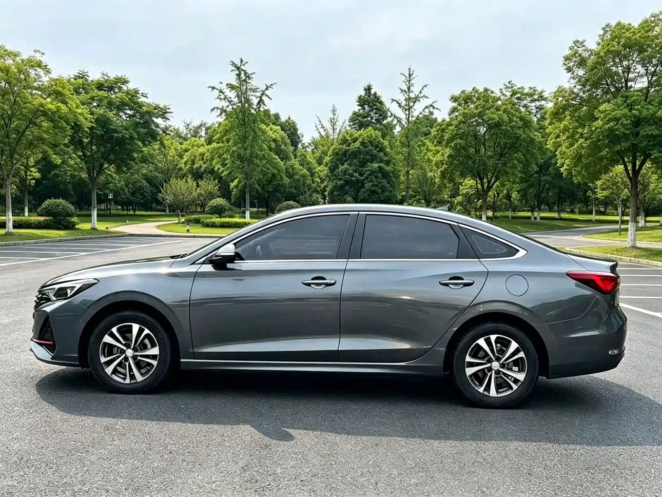 Фото 5 - Changan Eado