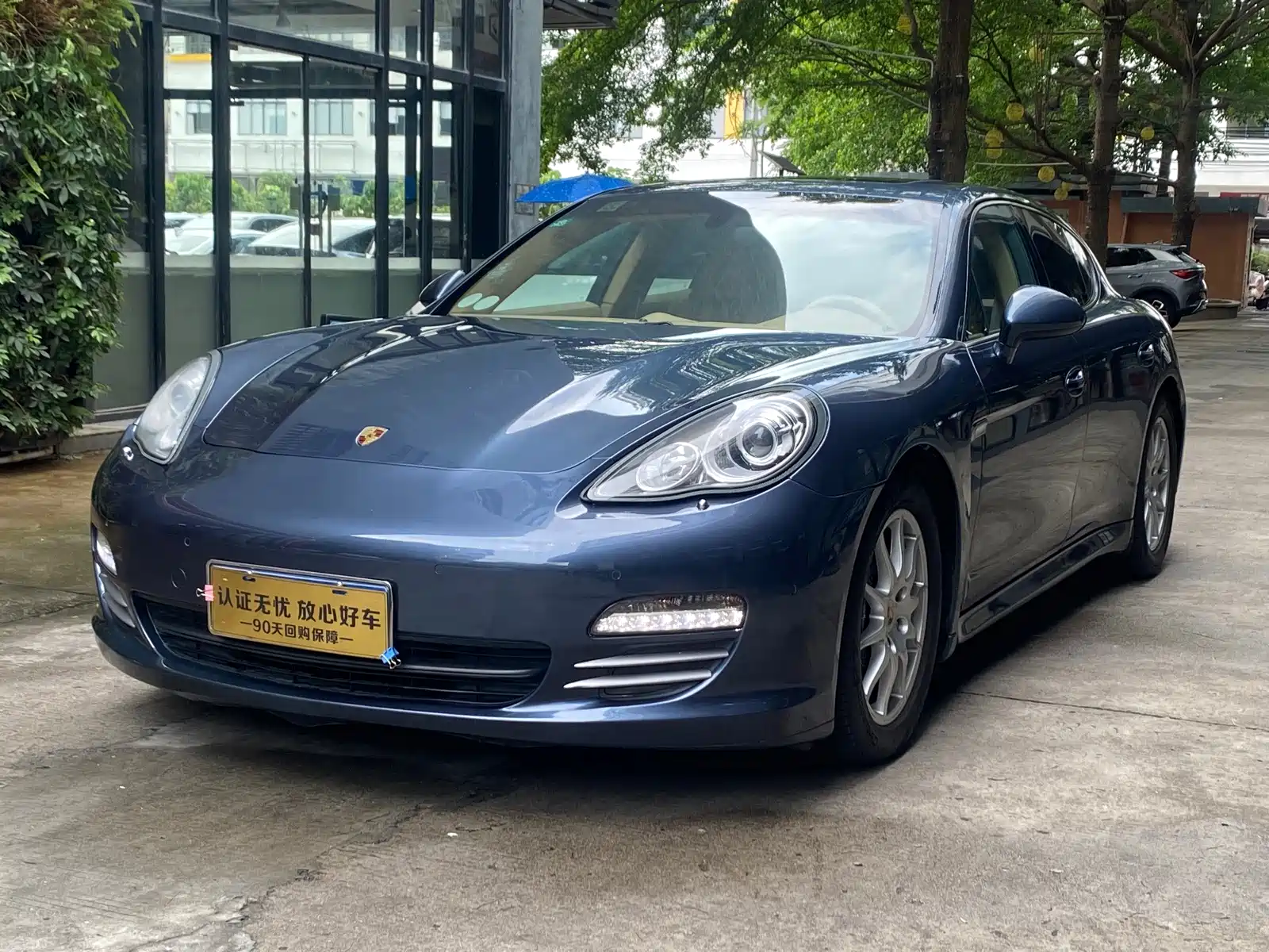 Фото 2 - Porsche Panamera