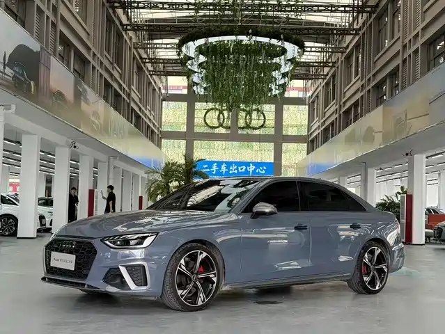 Audi A4L 40 TFSI quattro, RS RS Kit Speed