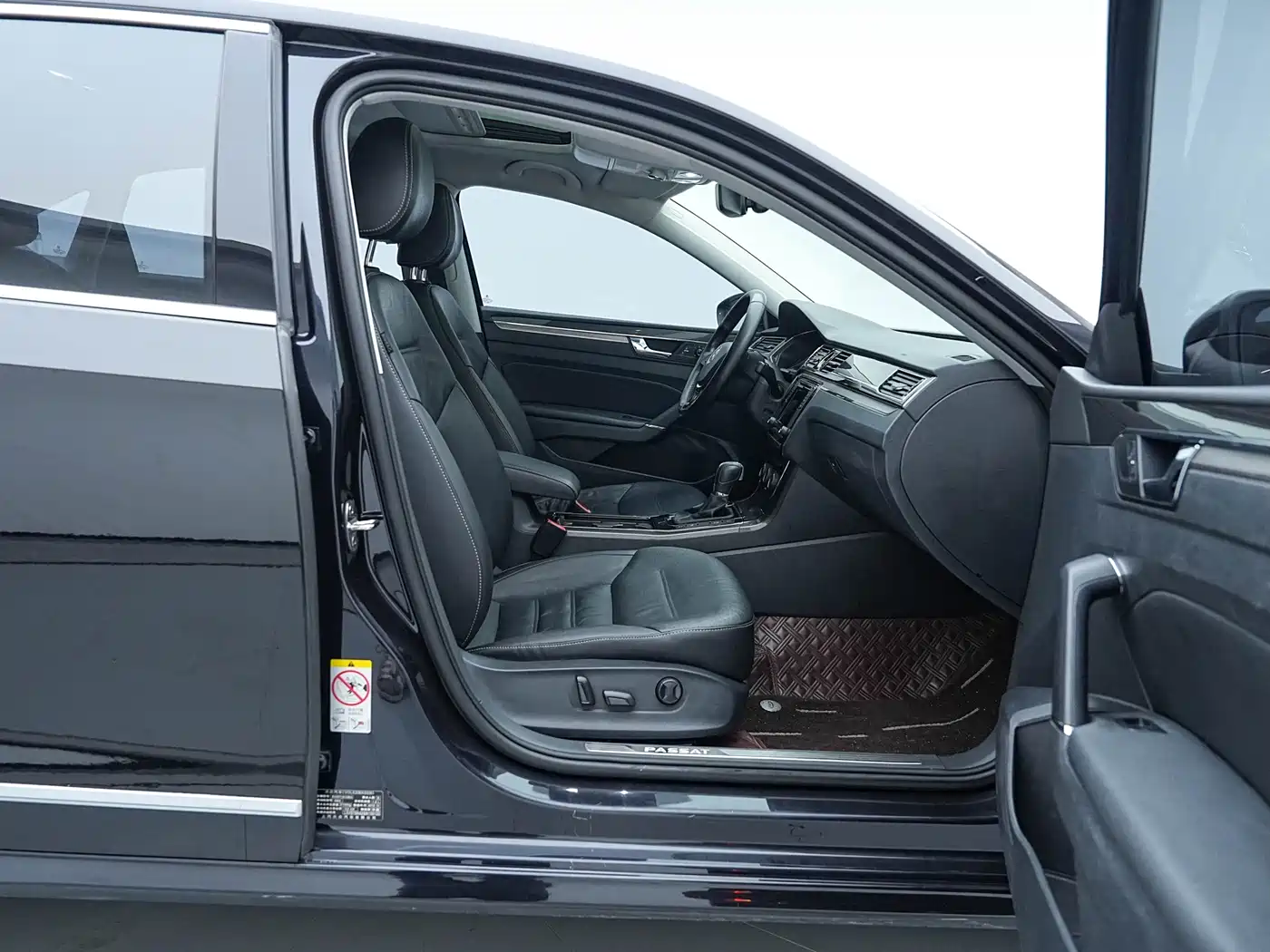 Volkswagen Passat 2016 330TSI DSG Executive Edition фото 18