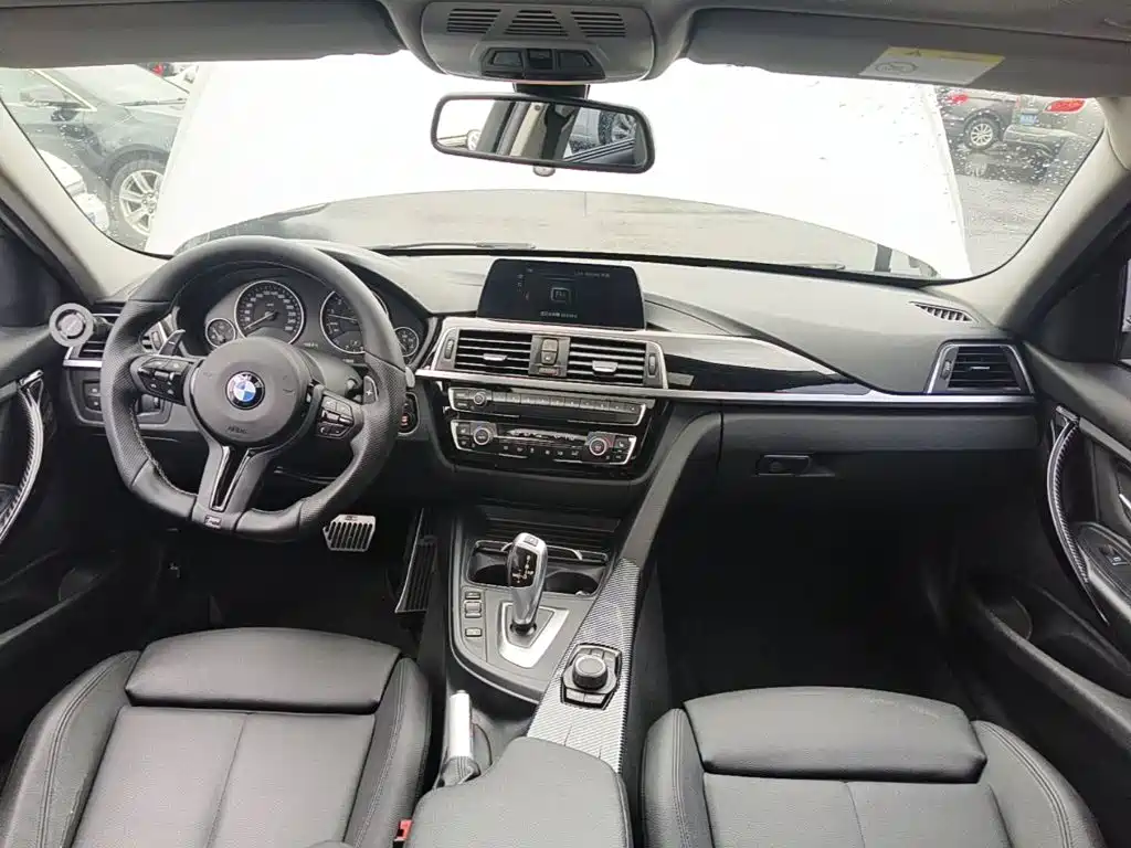 Photo 12 - BMW 3 Series