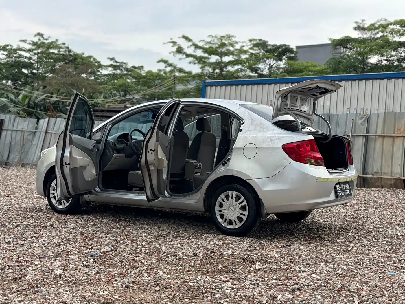 Chevrolet Sail 2013 Sedan 1.2L AMT Ideal Edition фото 18