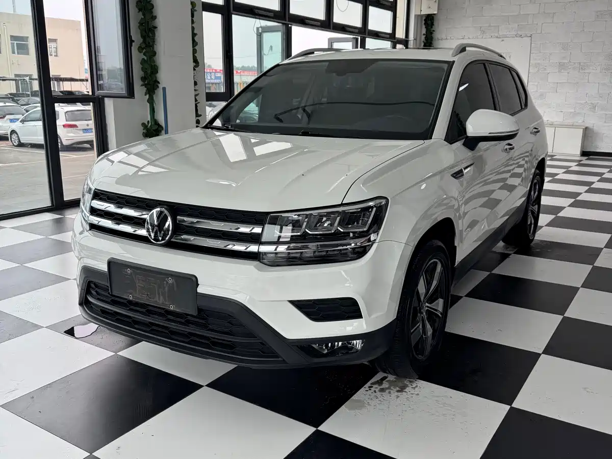 Volkswagen Tharu