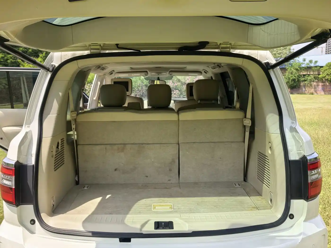Nissan Patrol 2018 Model 5.6L Standard фото 11