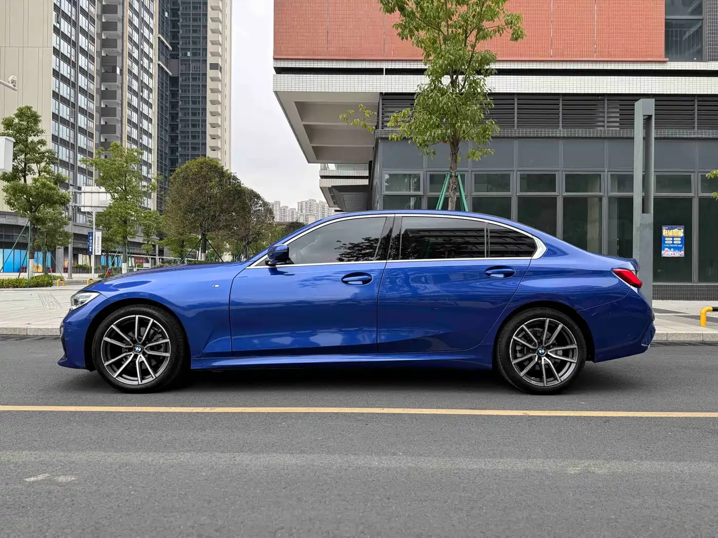 BMW 3 Series 2020 325Li M Sport Package фото 18