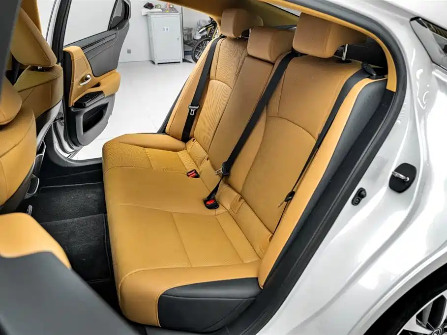 Lexus ES 2023 200 Excellence Edition фото 25