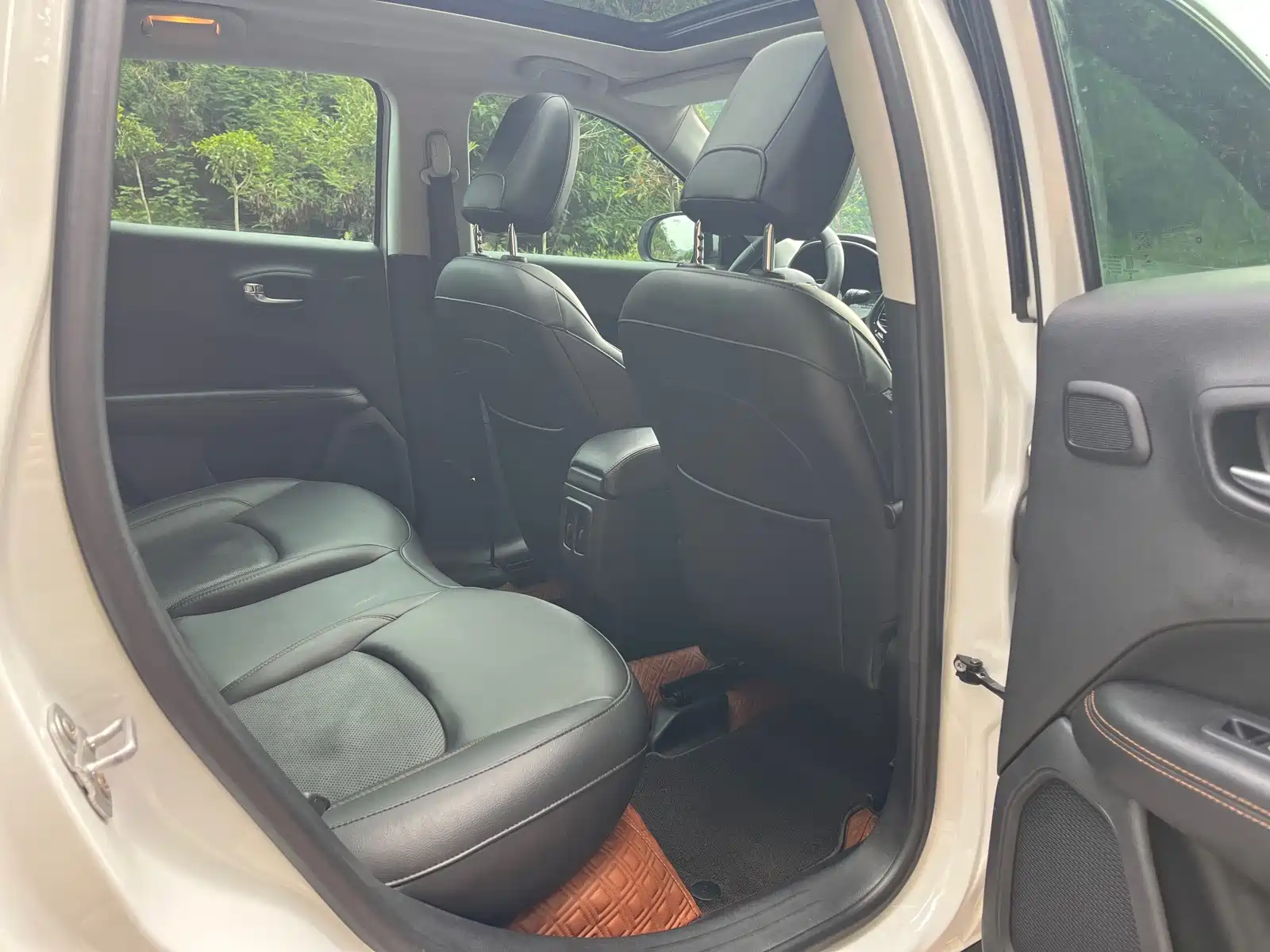 Фото 6 - Jeep Compass