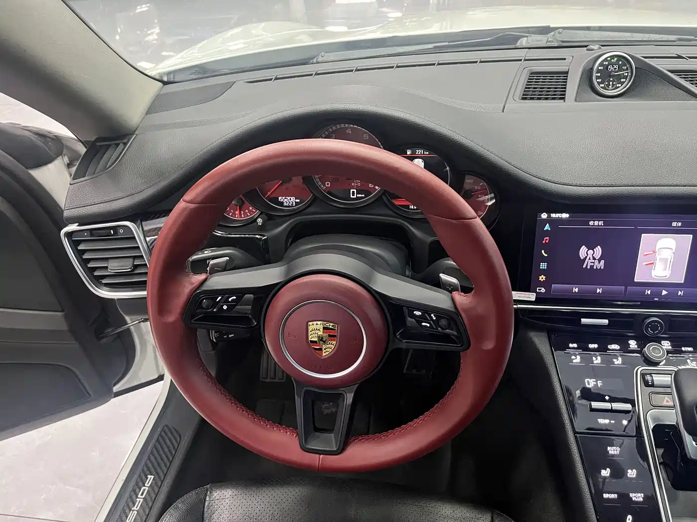Porsche Panamera 2010 Panamera 3.6L фото 14