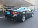 Фото 2 - Lexus ES