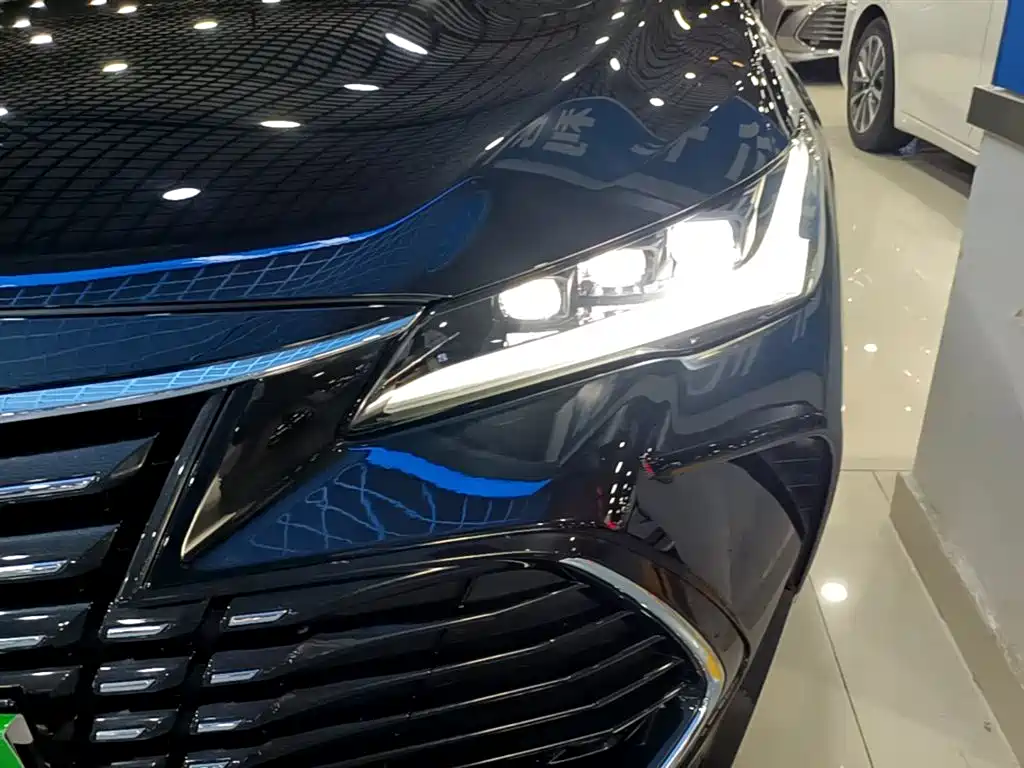 Toyota Avalon 2023 2.0L Premium Selection фото 24