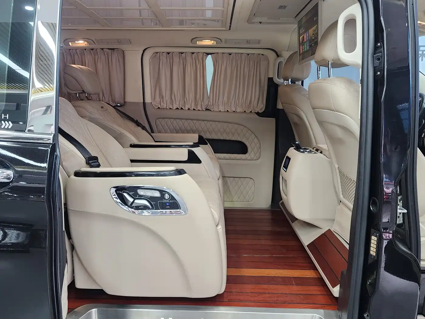 Mercedes-Benz Vito 2020 2.0T Business Edition (7-seater) фото 11