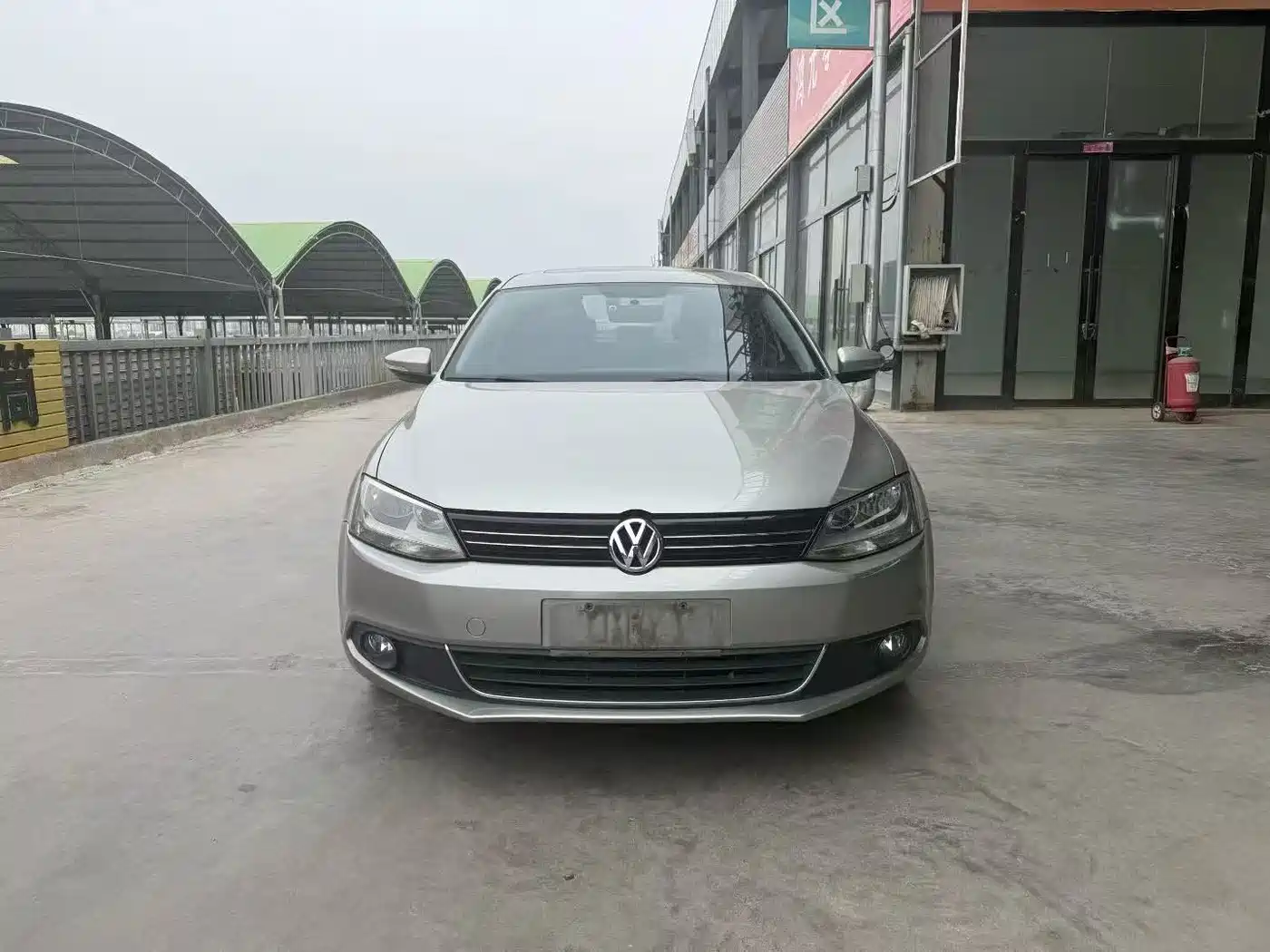 Volkswagen Sagitar 2014 Facelift 1.6L Automatic Comfort фото 2