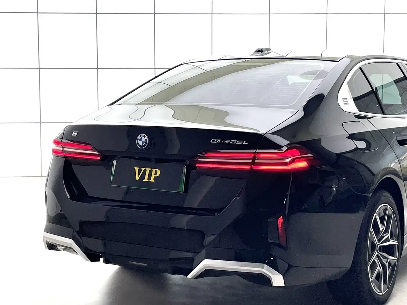 BMW i5 2024 2024 eDrive 35L Premium Model M Sport Package