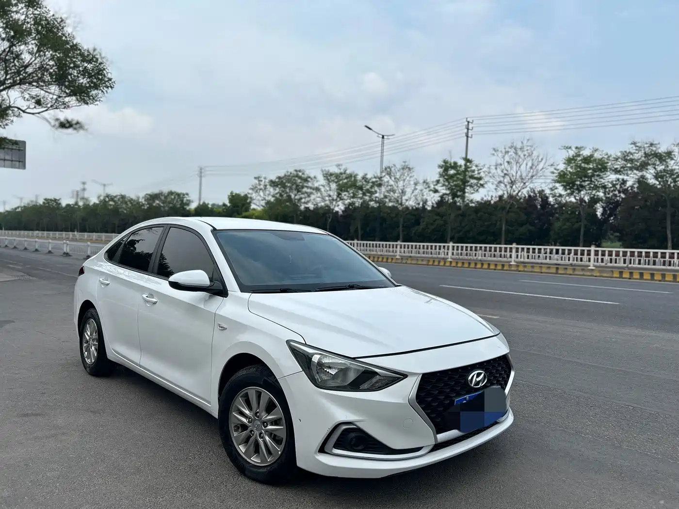 Hyundai Elantra 2018 1.6L Automatic Pleasing Edition GL China VI фото 7