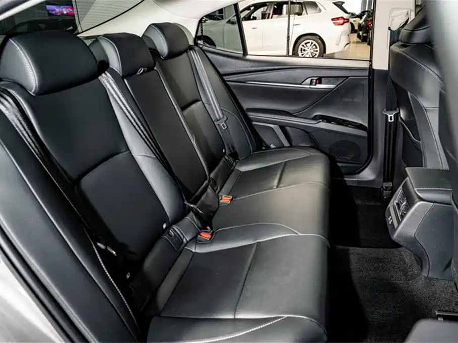 Toyota Camry 2026 Hybrid 2.0HSE Sport Lite Edition фото 23