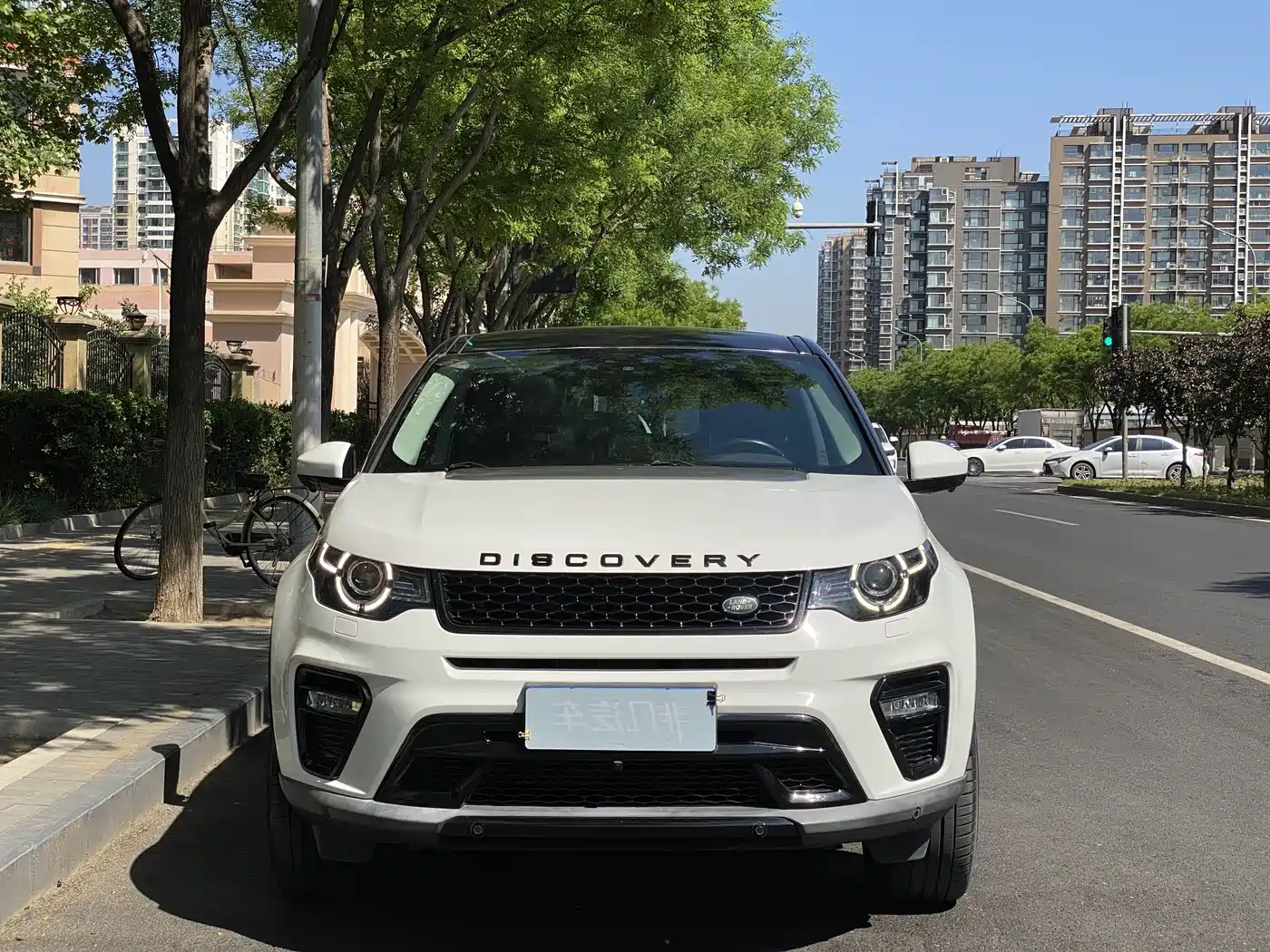 Land Rover Discovery Sport 2018 240PS SE Edition фото 2