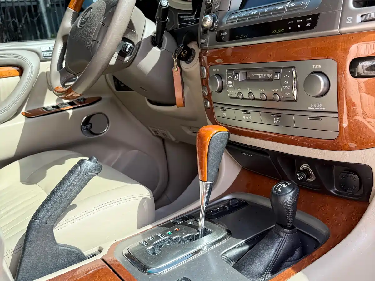 Lexus LX 2005 470 фото 6
