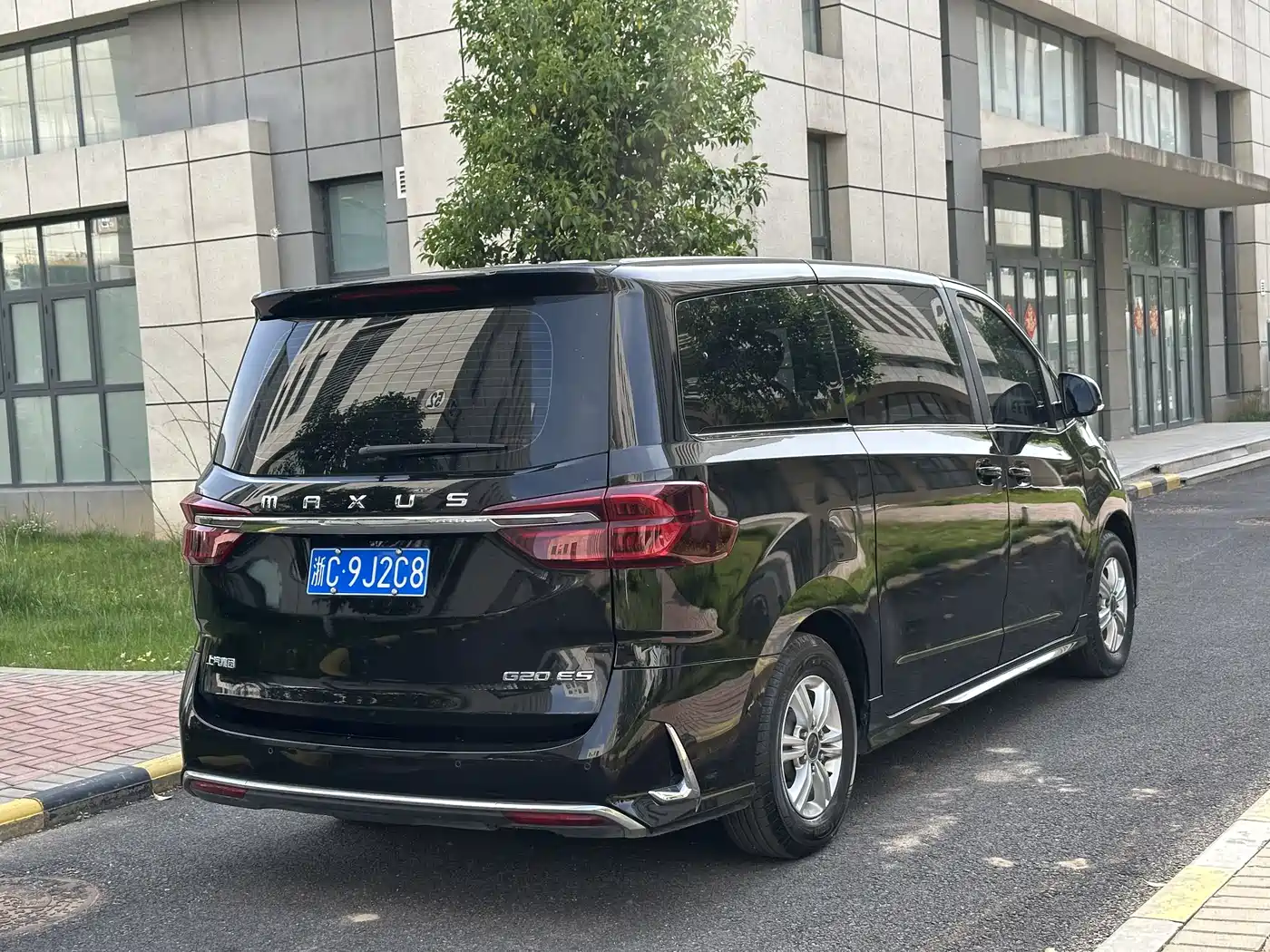 SAIC Maxus Maxus G20 2023 Facelift ES 2.0T Gasoline Automatic Value Edition фото 4