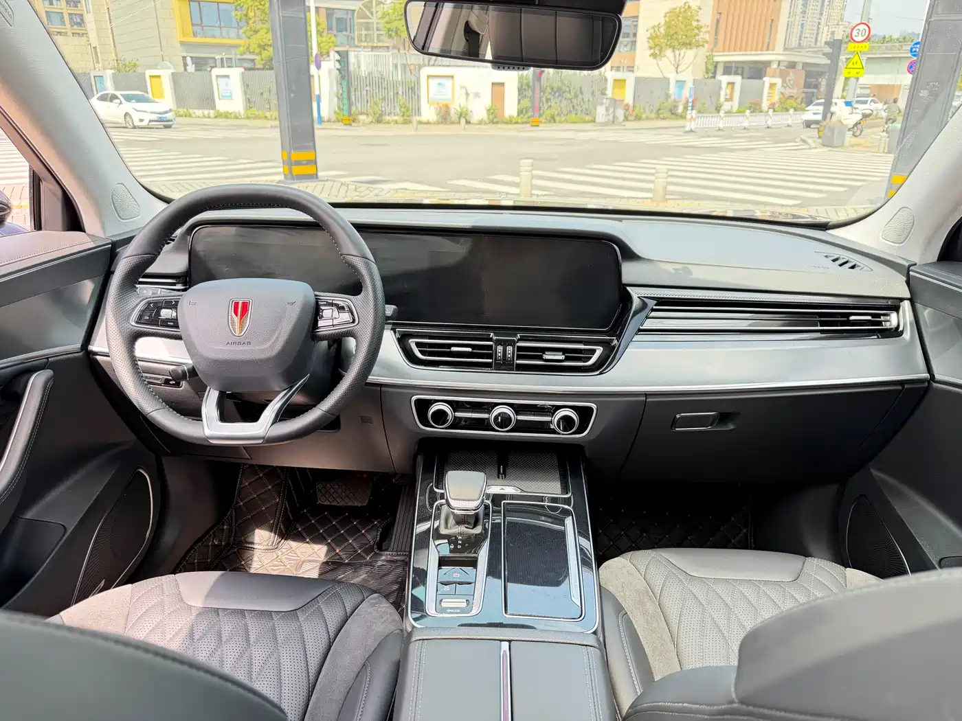 Hongqi HS5 2023 2.0T Flag Enjoy Pro Edition фото 5
