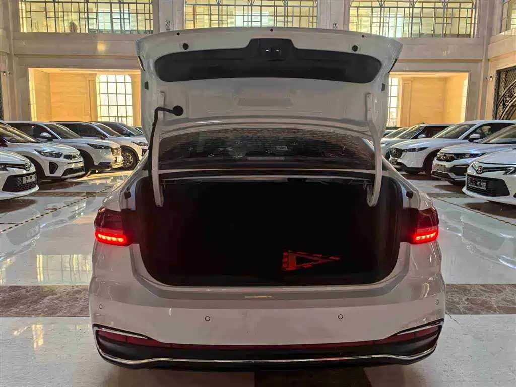 Volkswagen Lavida 2023 280TSI DSG Comfort Edition фото 18
