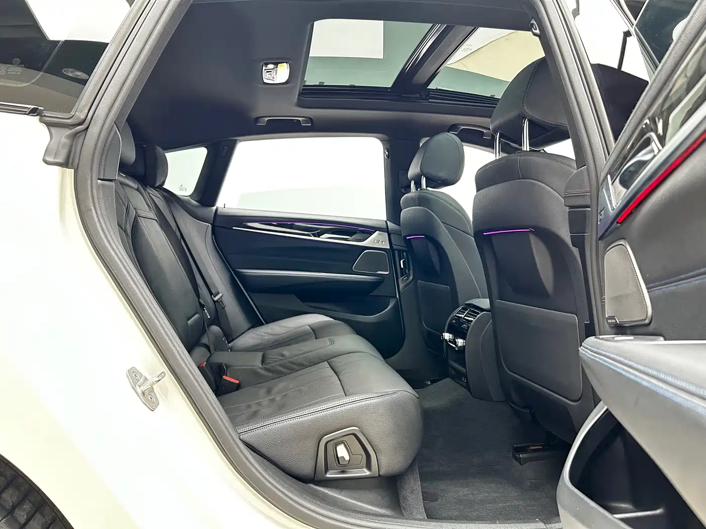 BMW 6 Series GT 2022 Model 630i M Sport Package фото 22
