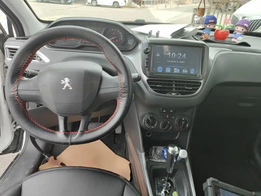 Peugeot 2008 2015 2014 1.6L Automatic Trend Edition