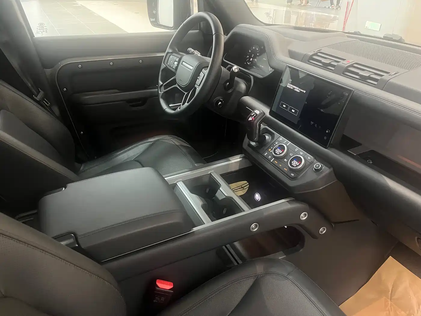 Land Rover Defender 2025 110 3.0T P400 X фото 10
