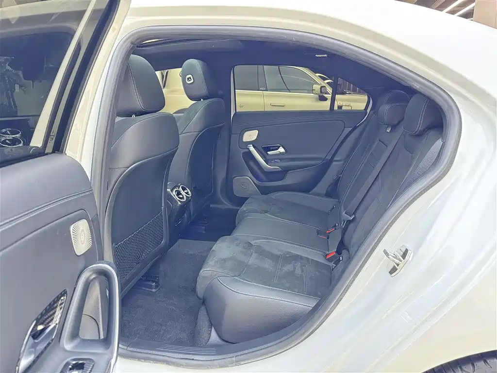 Mercedes-Benz A-Class 2020 Facelift A 220 L 4MATIC Sport Sedan фото 11