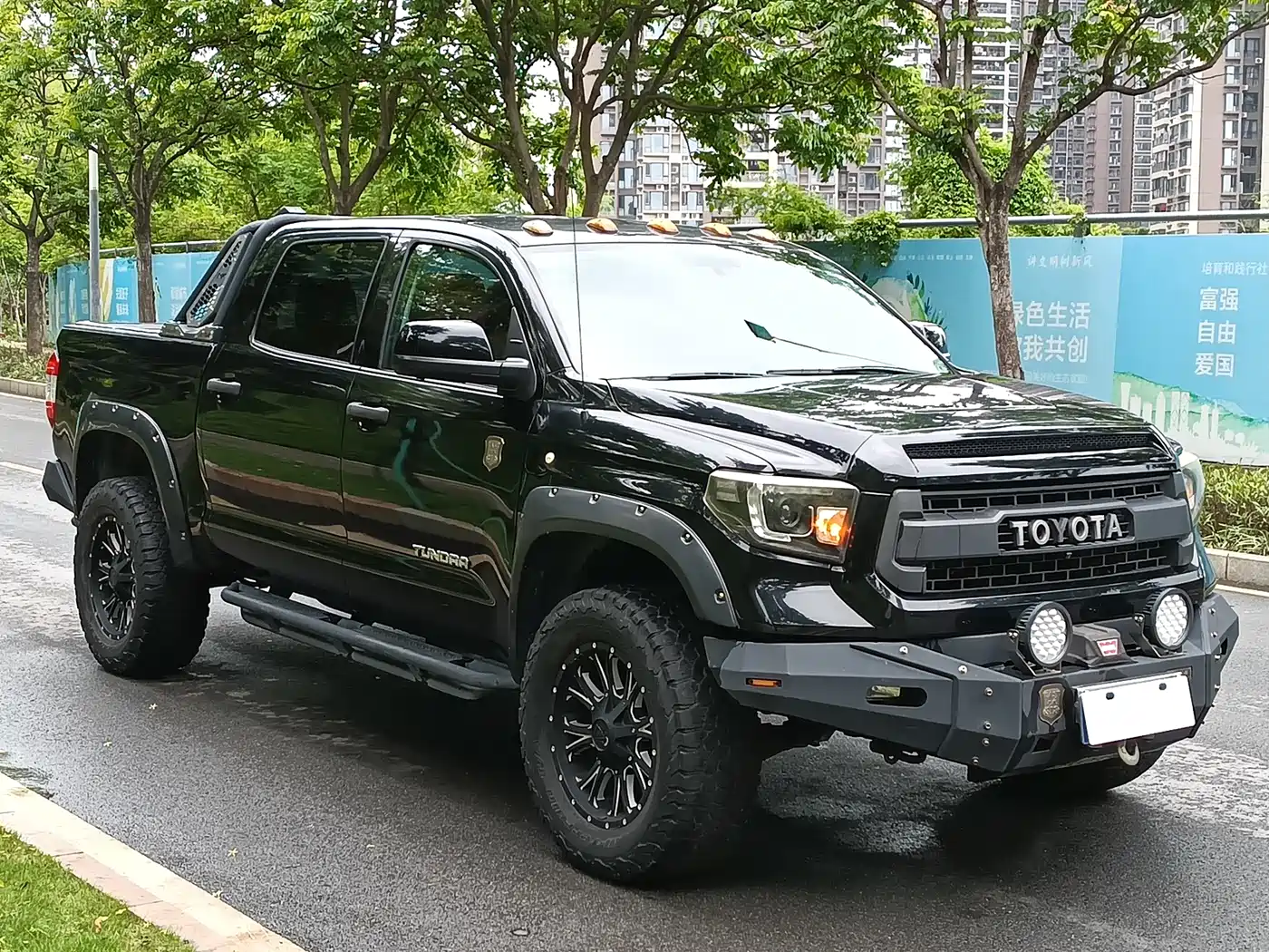 Toyota Tundra 2014 5.7L TRD Pro фото 2
