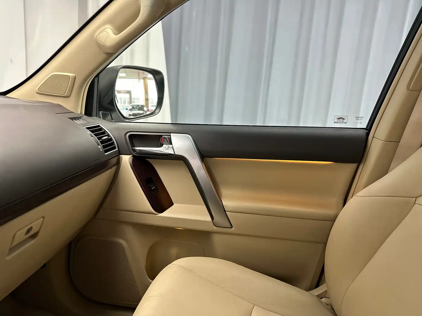 Toyota Prado 2016 3.5L Auto TX-L фото 28