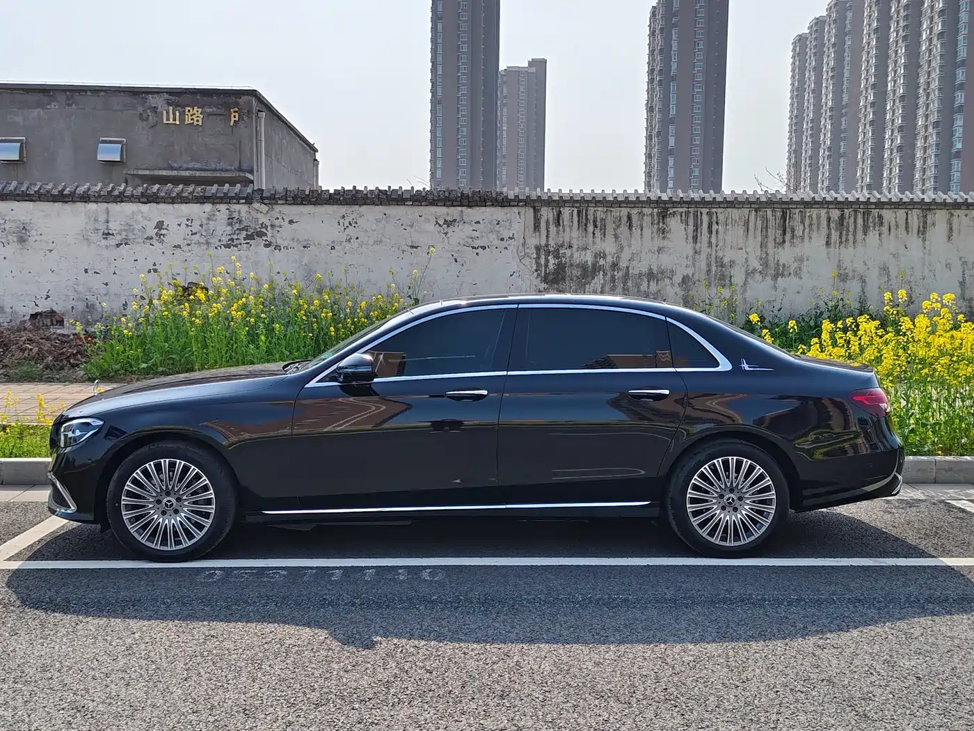 MERCEDES-BENZ E CLASS