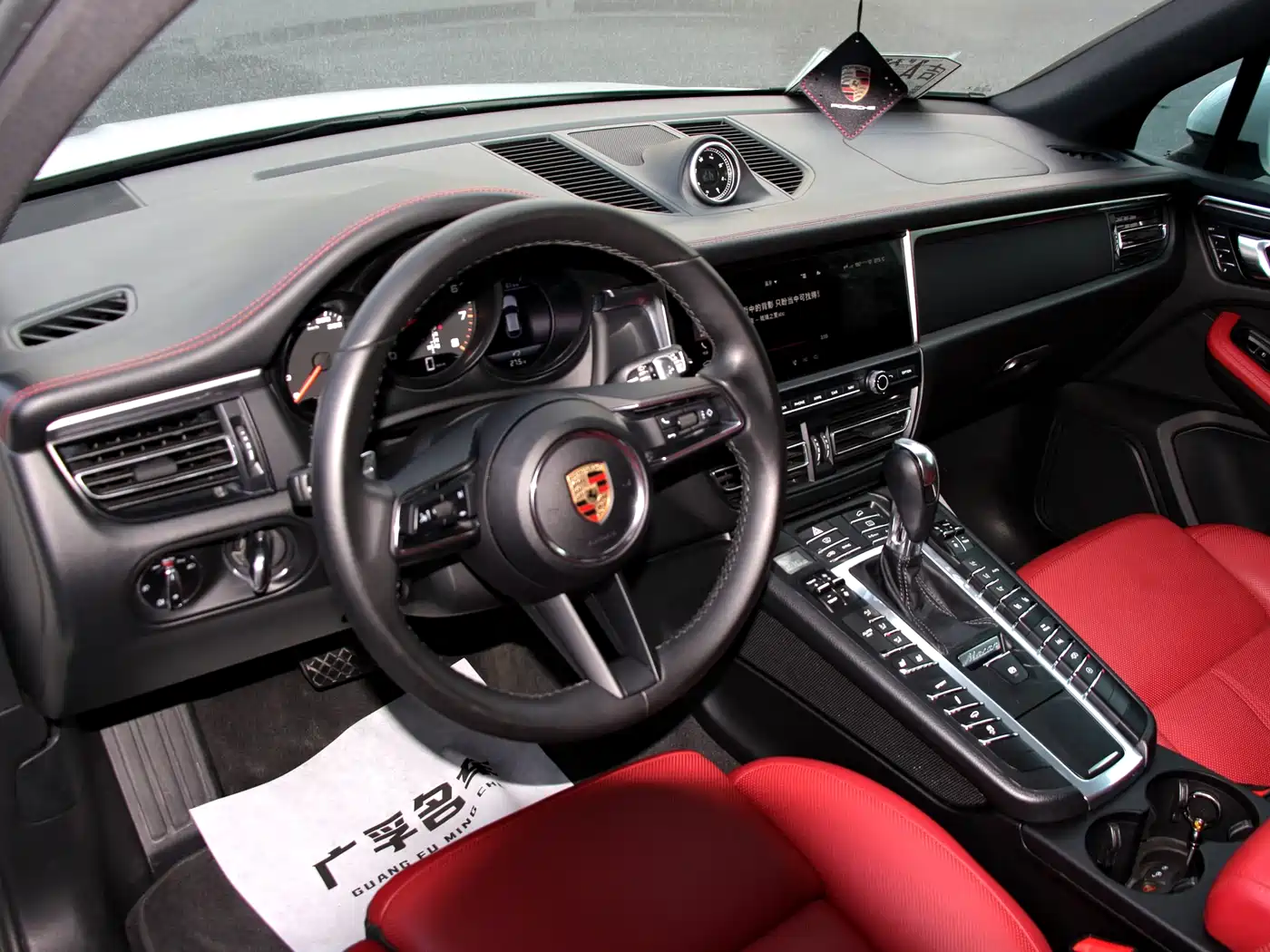 Porsche Macan 2017 Macan GTS 3.0T фото 16