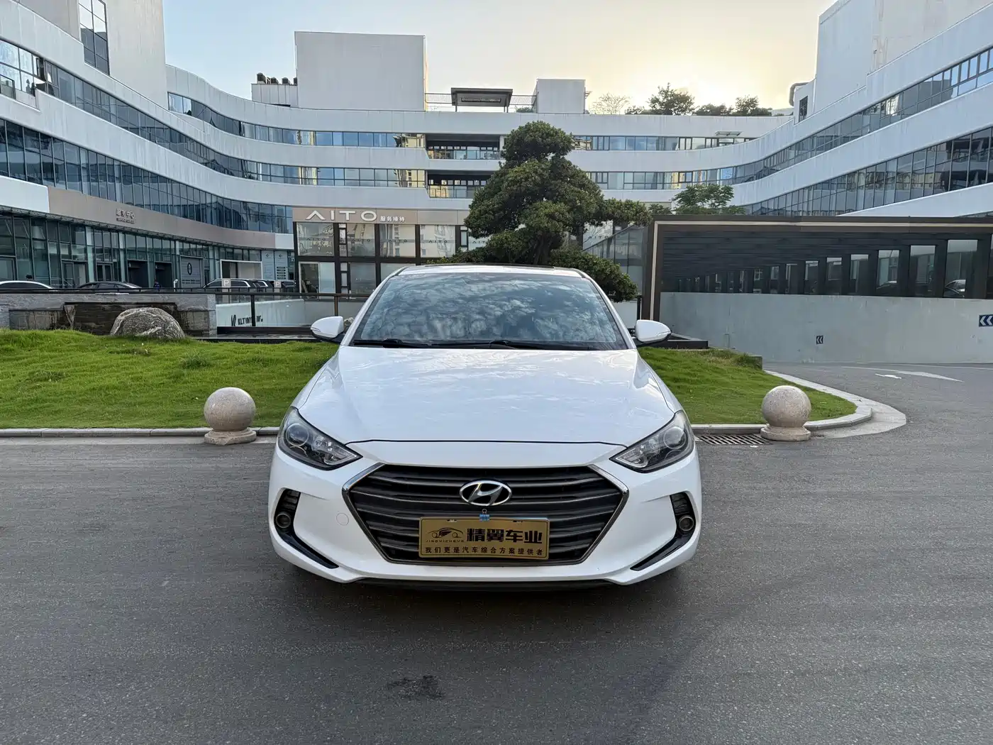 Hyundai Elantra 2016 Model 1.6L Automatic Smart Elite фото 2