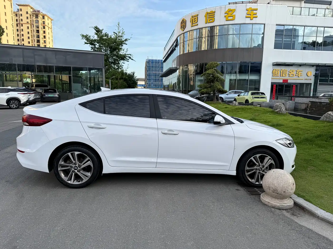 Hyundai Elantra 2016 Model 1.6L Automatic Smart Elite фото 12