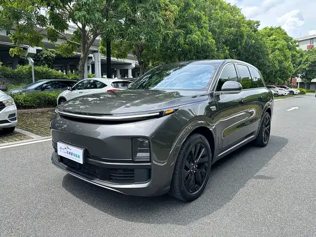 Li Auto L8 Pro