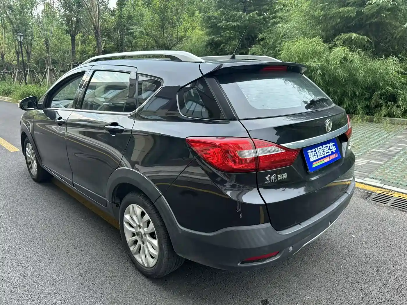 Dongfeng Aeolus Dongfeng Fengshen AX3 2016 2016 1.5L Manual Trendy Cool Edition