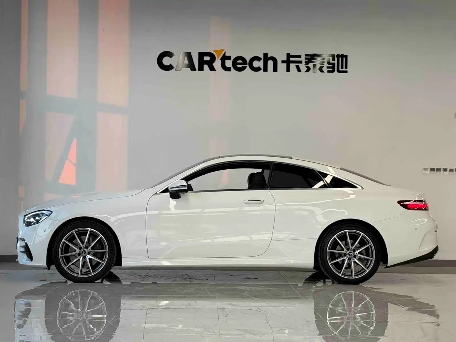 Фото 7 - Mercedes-Benz E-Class (Import)