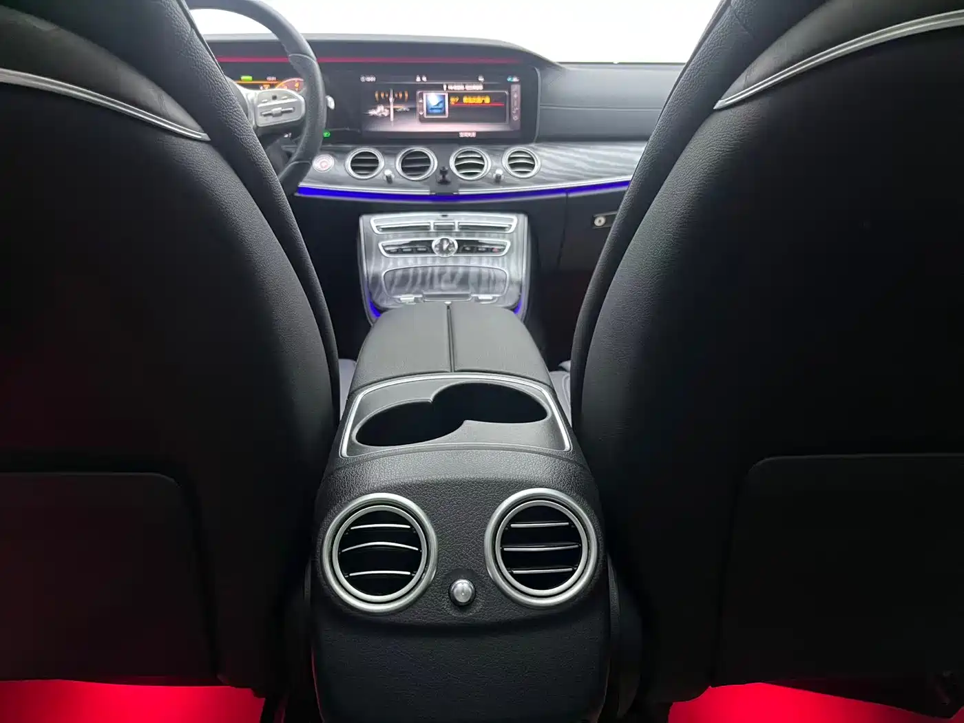 Mercedes-Benz E-Class 2020 Model E 260 L Sport фото 12