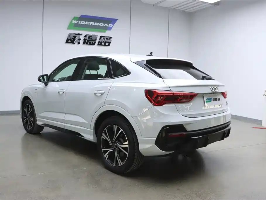 Audi Q3 Sportback 2022 40 TFSI Fashion фото 4