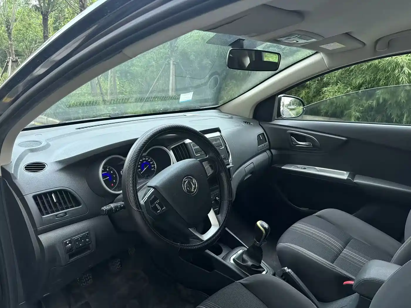 Dongfeng Aeolus Dongfeng Fengshen AX3 2016 2016 1.5L Manual Trendy Cool Edition