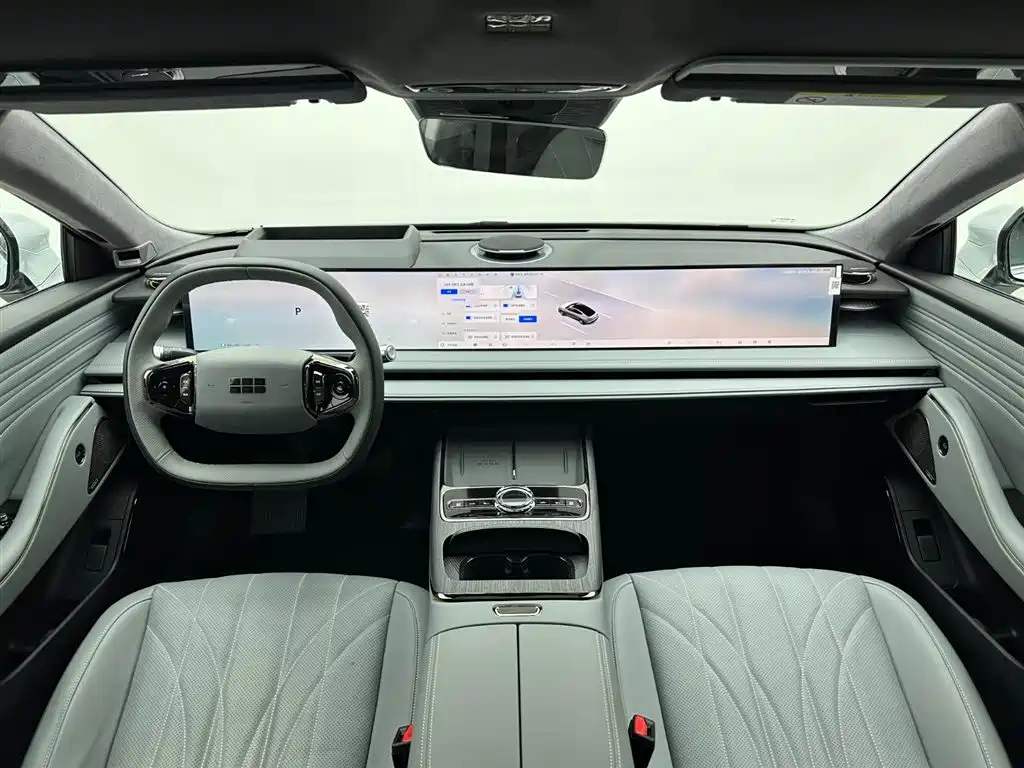 Geely Galaxy Galaxy E8 2025 700km Long Voyage Smart Drive Edition фото 17