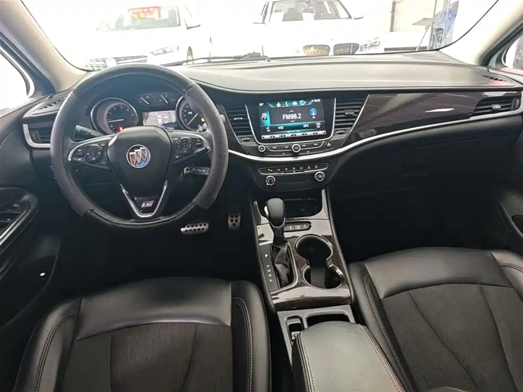 Buick Verano 2018 Sedan 20T Dual Clutch Leading фото 10