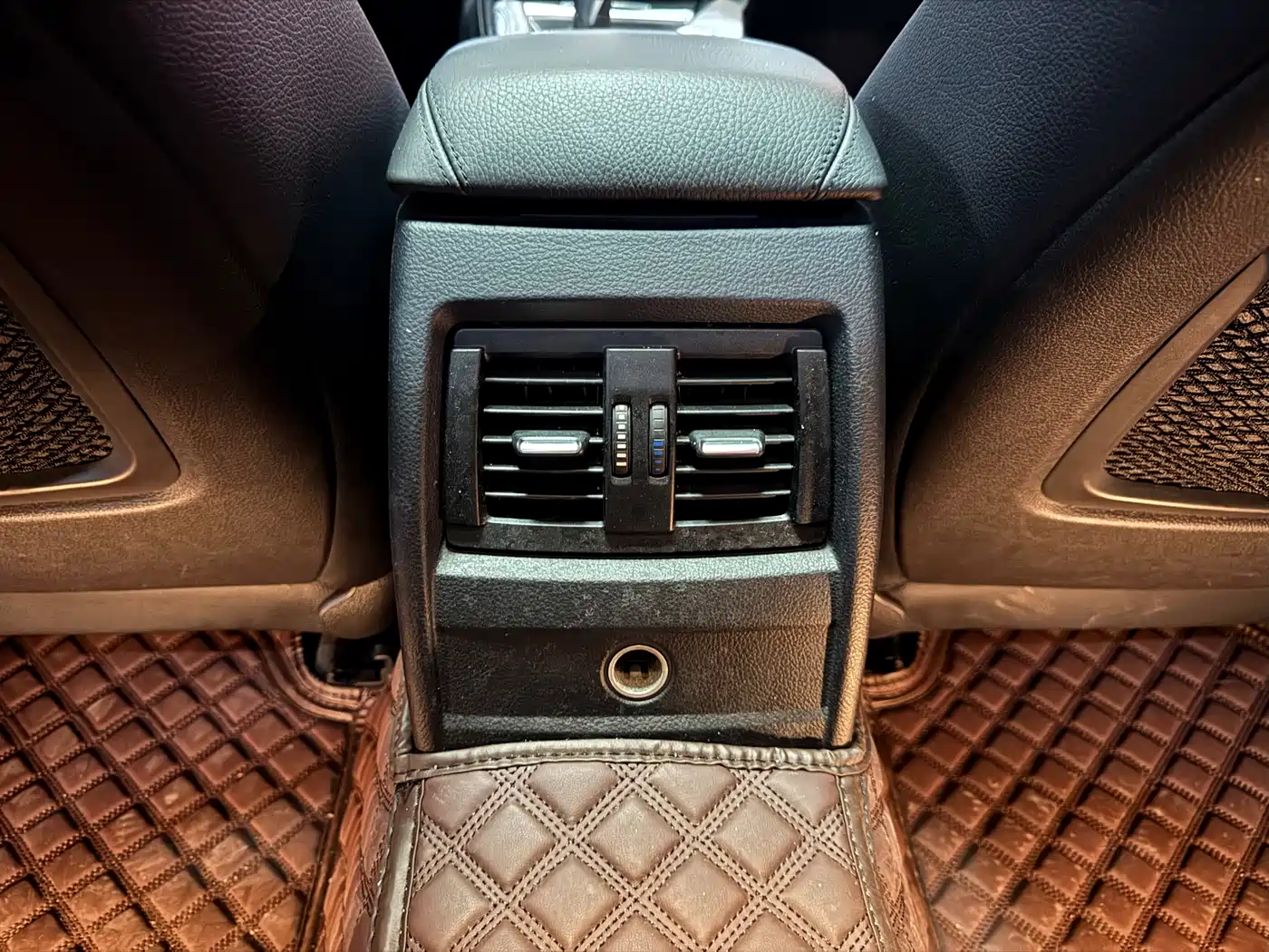 BMW 3 Series 2014 328Li Fashion фото 9
