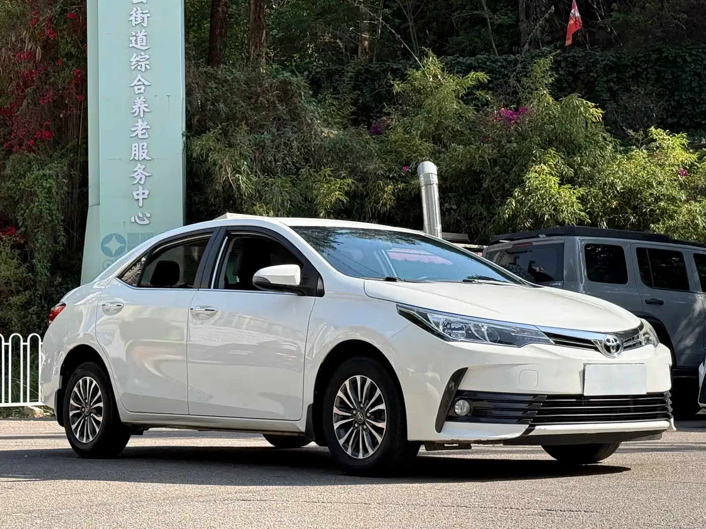 Toyota Corolla 2017 Facelift 1.2T Manual GL фото 3