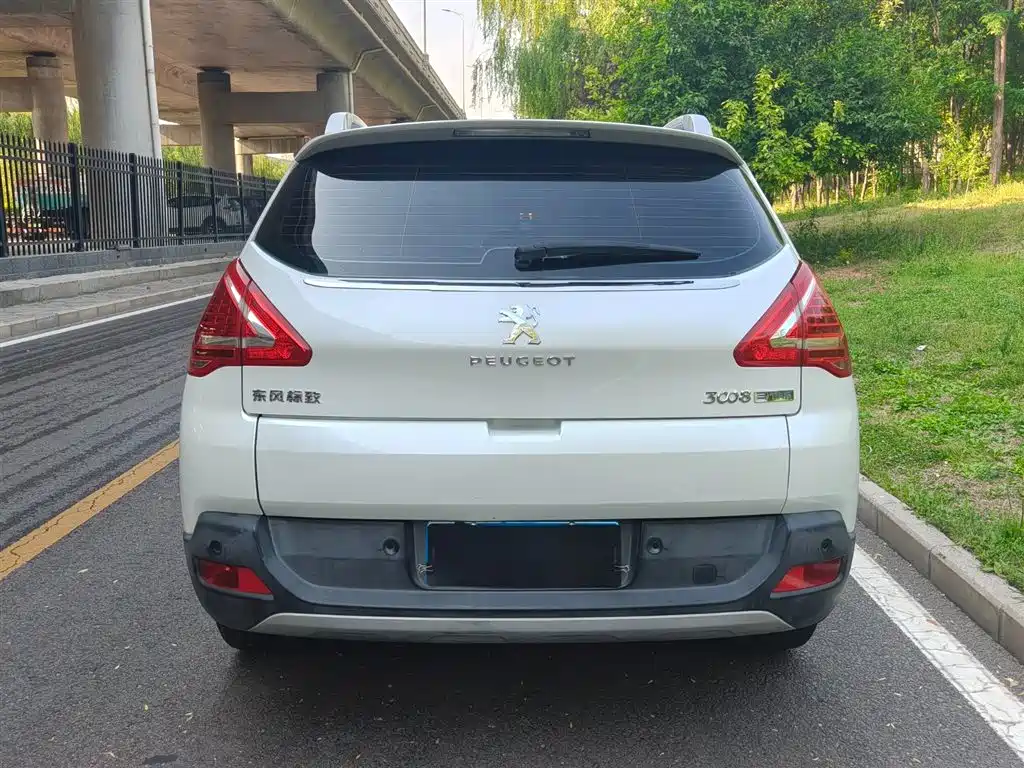 Peugeot 3008 2015 1.6THP Automatic Classic Edition фото 5
