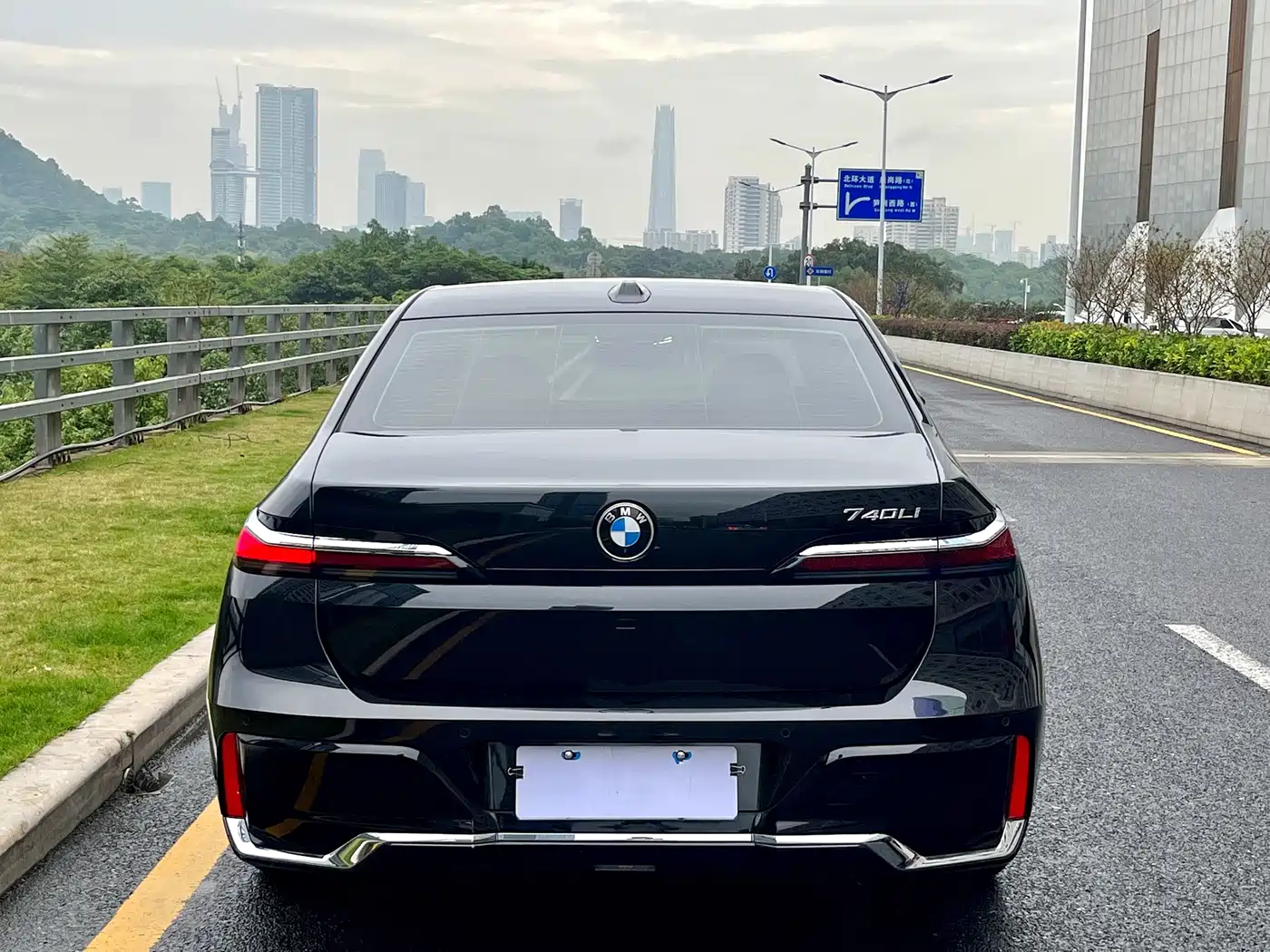 BMW 7 Series 2023 Model 735Li M Sport Package фото 5