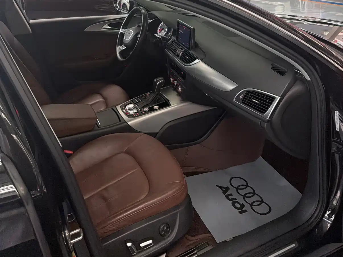 Audi A6L 2018 30th Anniversary 35 TFSI Fashion фото 16