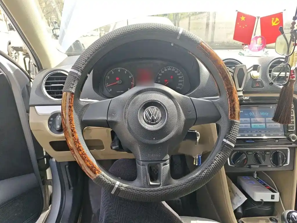 Volkswagen Jetta 2015 1.6L Manual Comfort фото 3